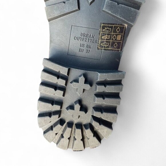 Urban Outfitters Beige Croc Embossed Combat Boots Size 6M EU 37 With Chunky Blac - Picture 6 of 7